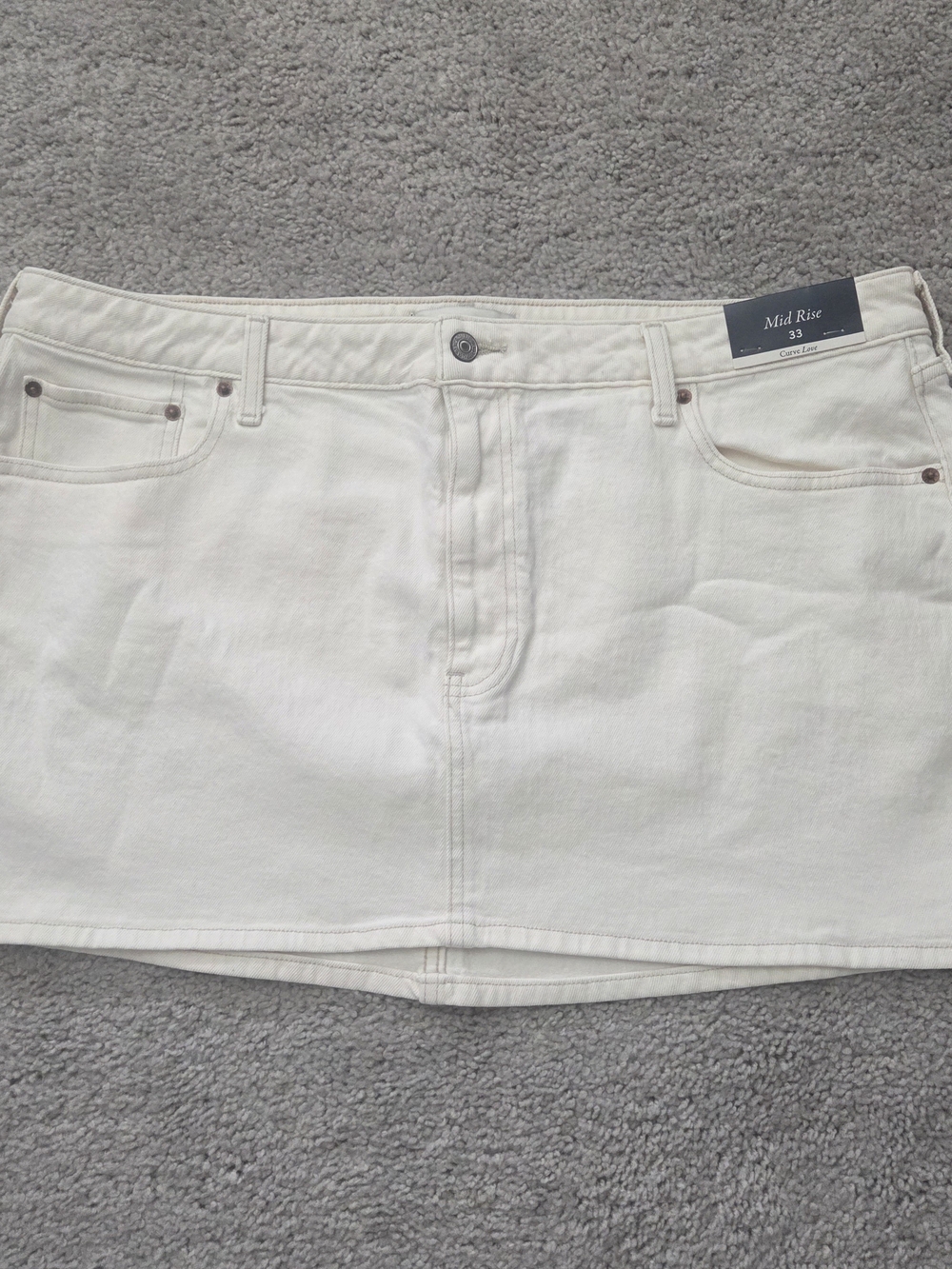 BNWT Abercrombie & Fitch Cream Mid Rise Jean Skirt